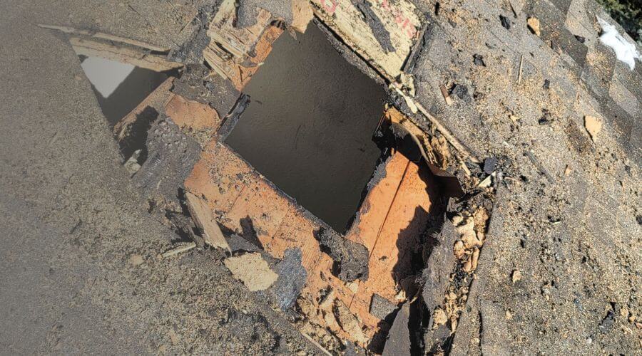 Why choose water damage restoration service for commercial flood cleanup in Denver